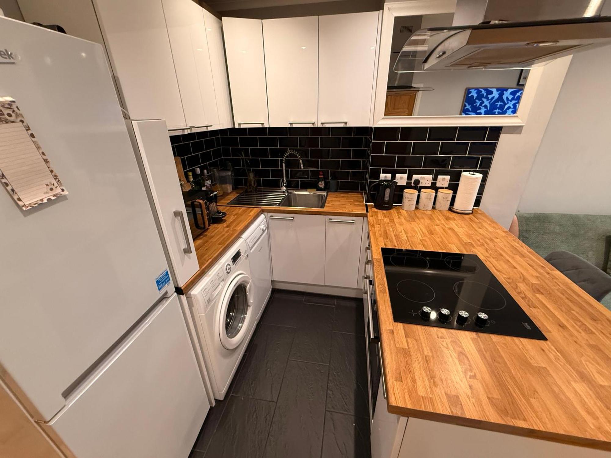 Two Bedroom Flat In The Heart Of London Exterior photo